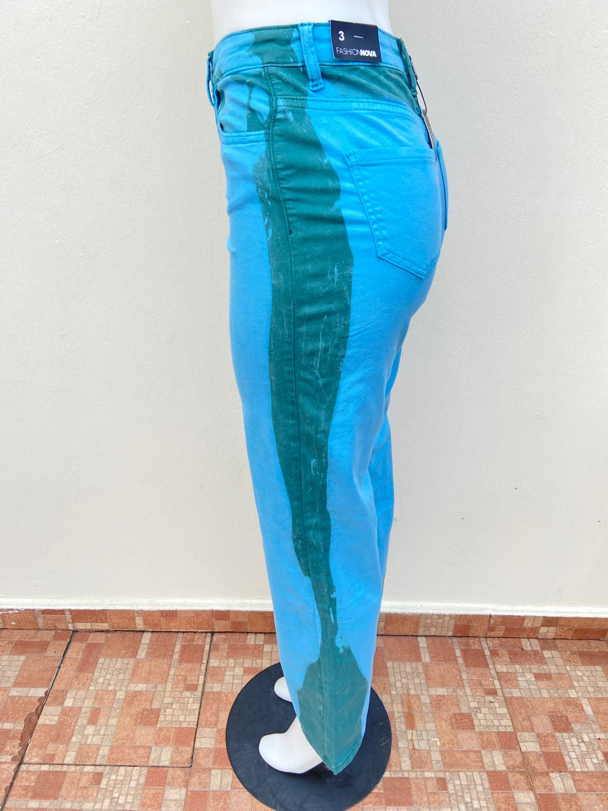 Pantalón jean Fashion nova original color azul con degradado verde