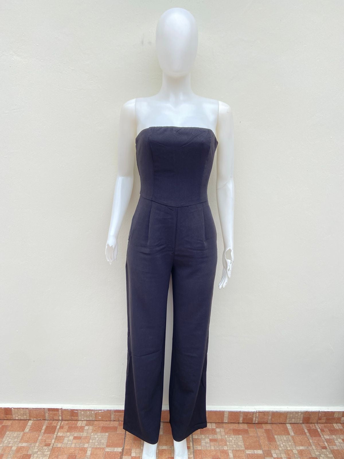 Enterizo Forever 21 original negro liso, strapless.