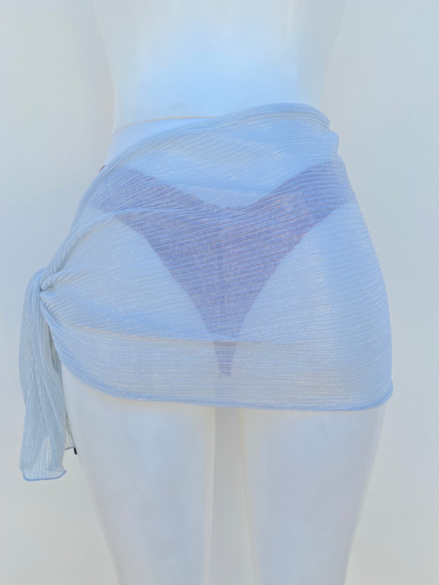 Salida de playa Fashion Nova original, gris brillante y transparente.