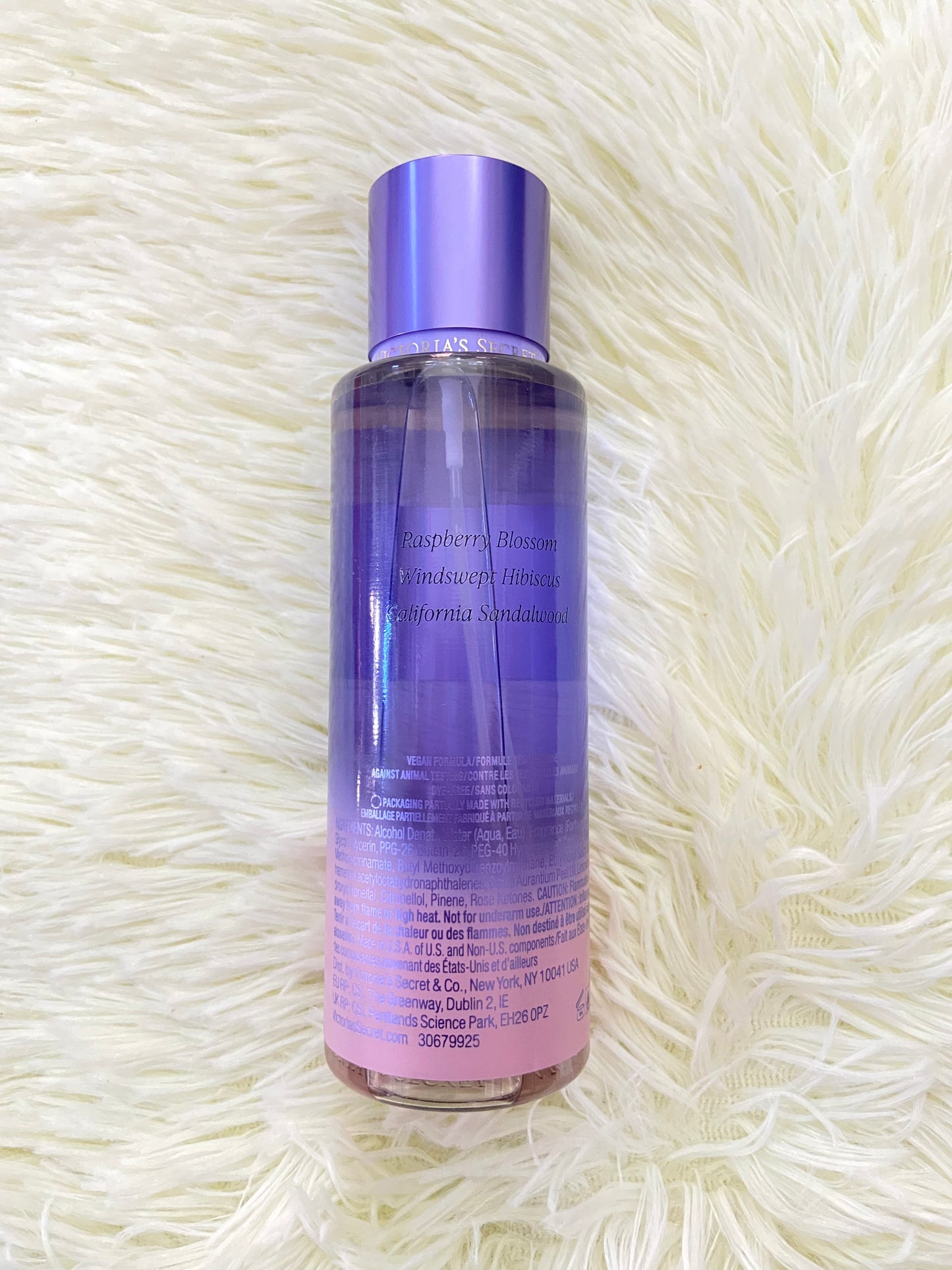 Colonia Victoria’s Secret original, morada SERENE BLOOMS.