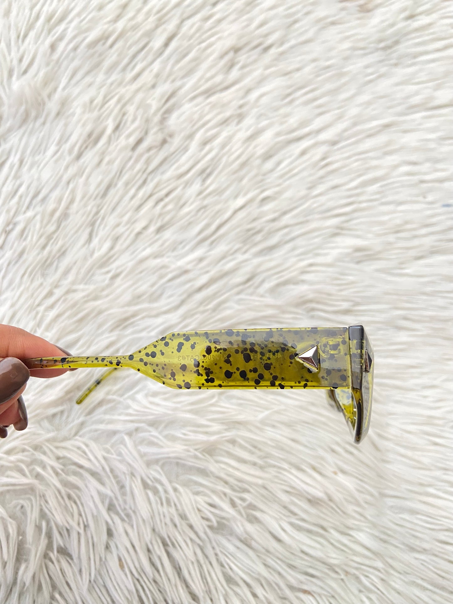 Lentes, verde/amarillo con estampado de animal print y micas marrones.