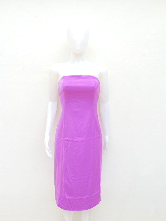 Vestido Fashion Nova Original, color morado, Strapper con zipper trasero.