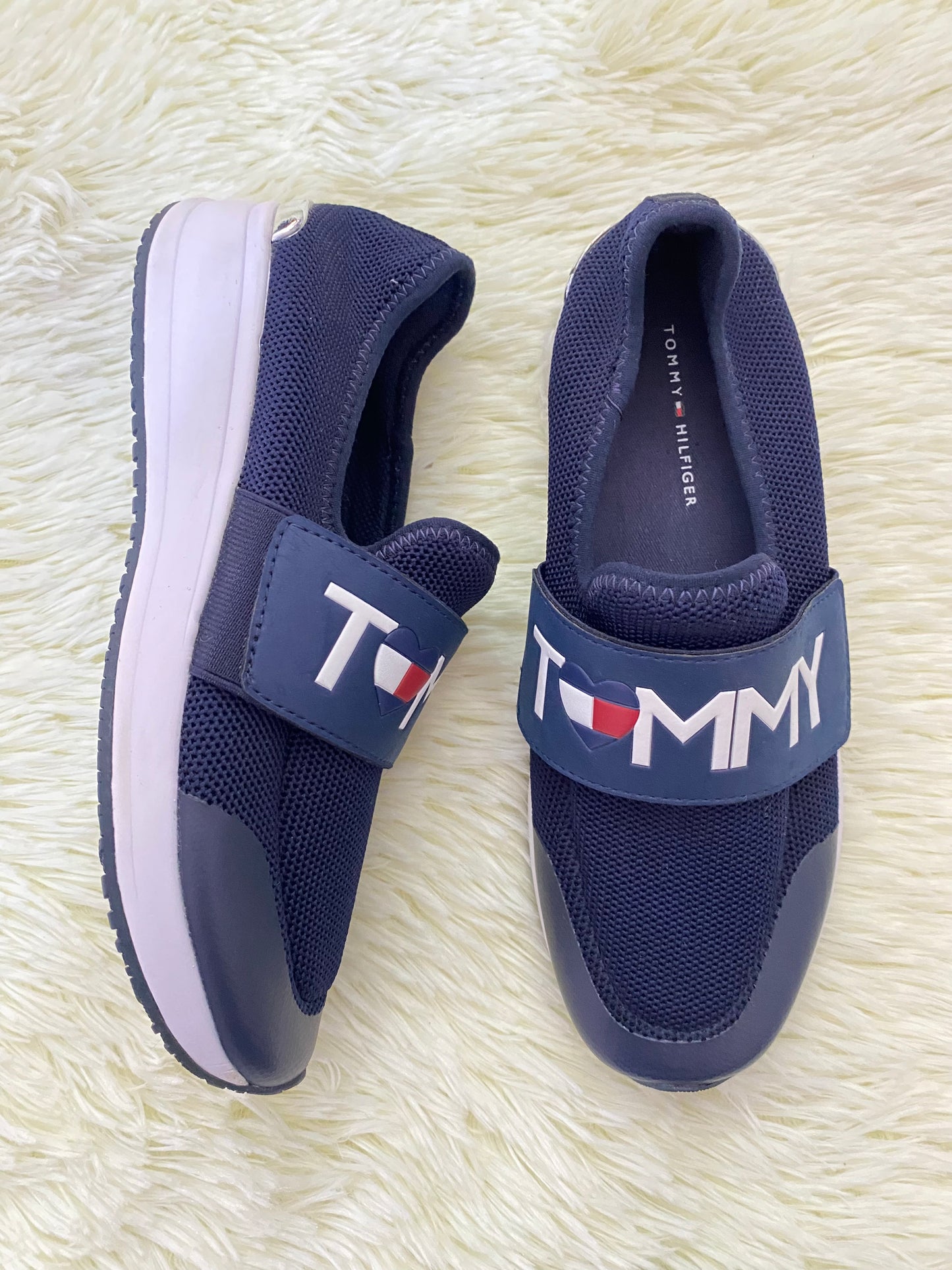 Tenis/ Alpargatas Tommy Hilfiger original, azul marino con letras         T❤️MMY en blanco.