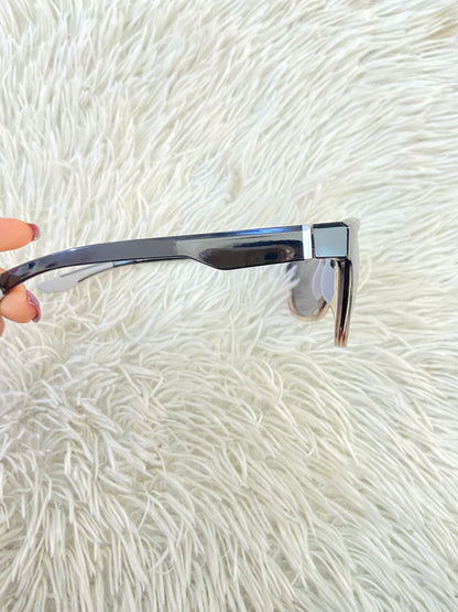 Lentes, negro con micas en color gris y montura degradada.