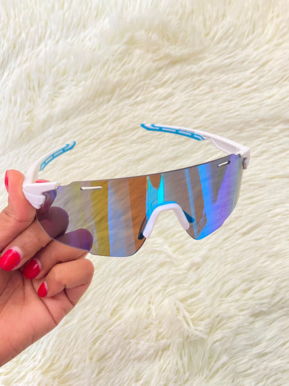 Lentes, blanco con micas en color azul y montura blanca, protección UV 400.