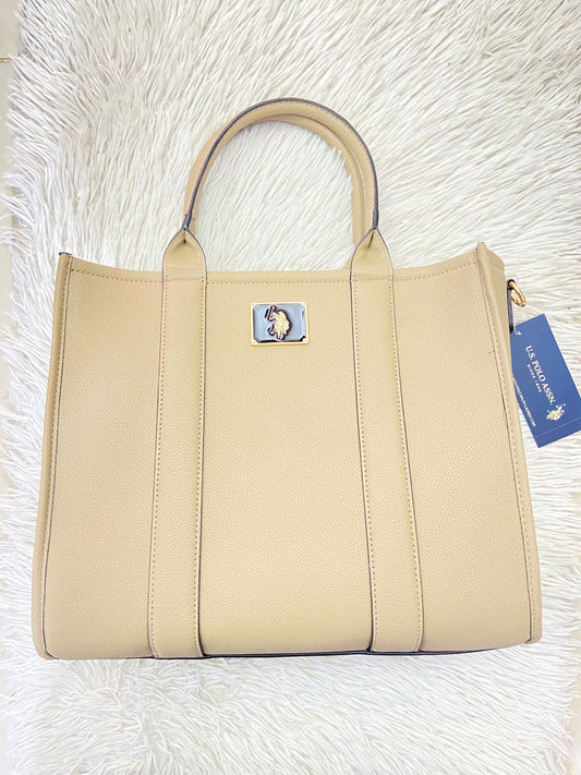 Cartera U.S POLO ASSN. Original grande, crema con logotipo de la marca al frente y correa adicional .