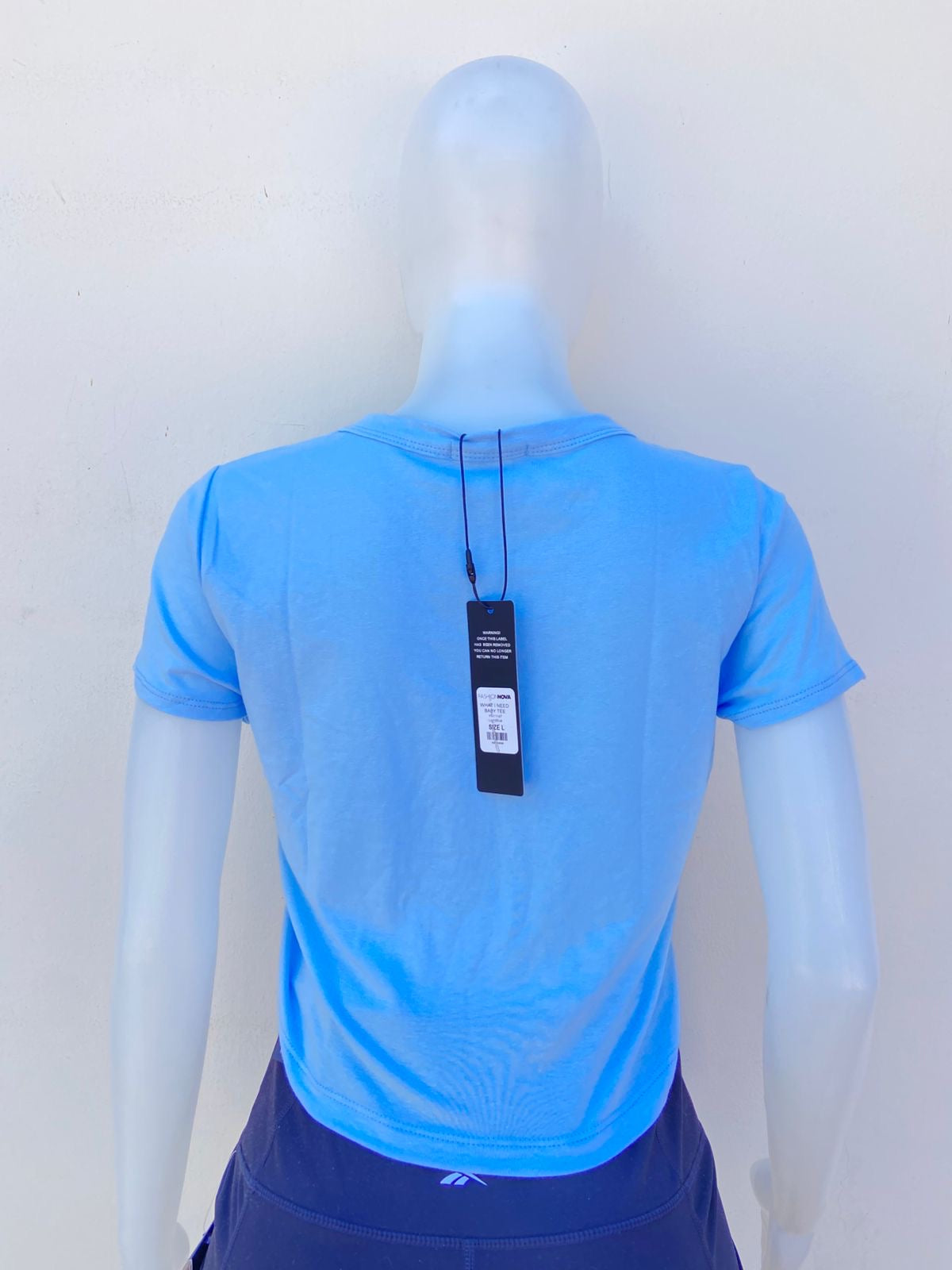 Top En color azul con letras en color rosado I Need $10,000 and a forehead kiss