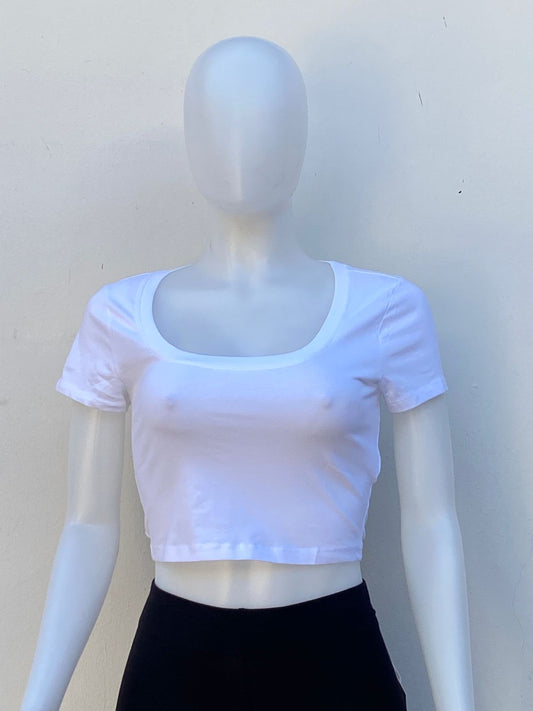 Top Fashion Nova original blanco liso, esencial.