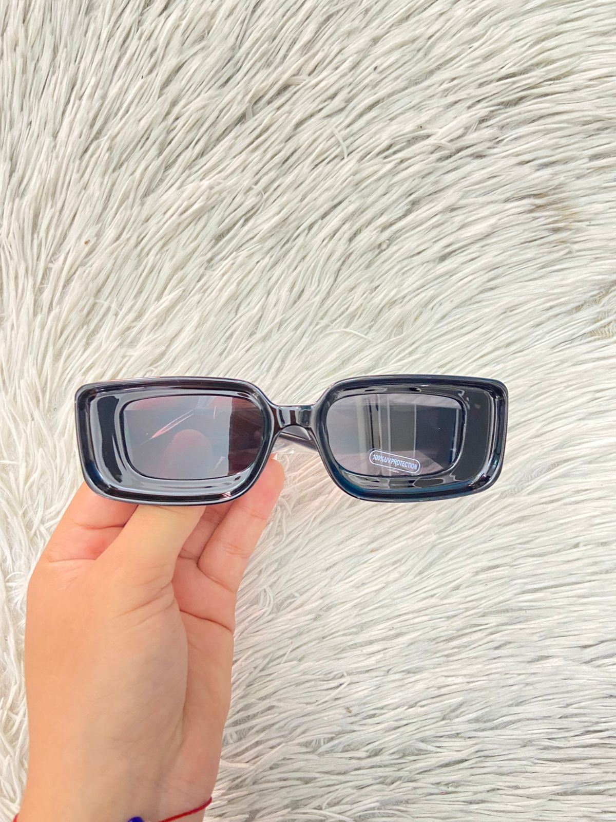 Lentes negros cuadrado con micas oscuras