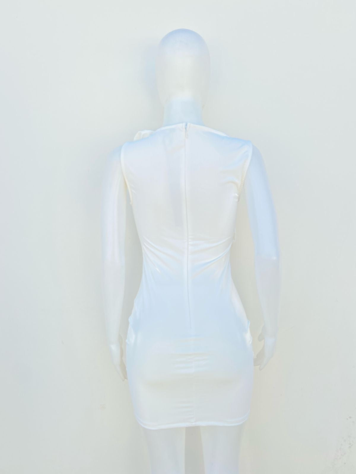 Vestido Fashion Nova Original, blanco en leather.