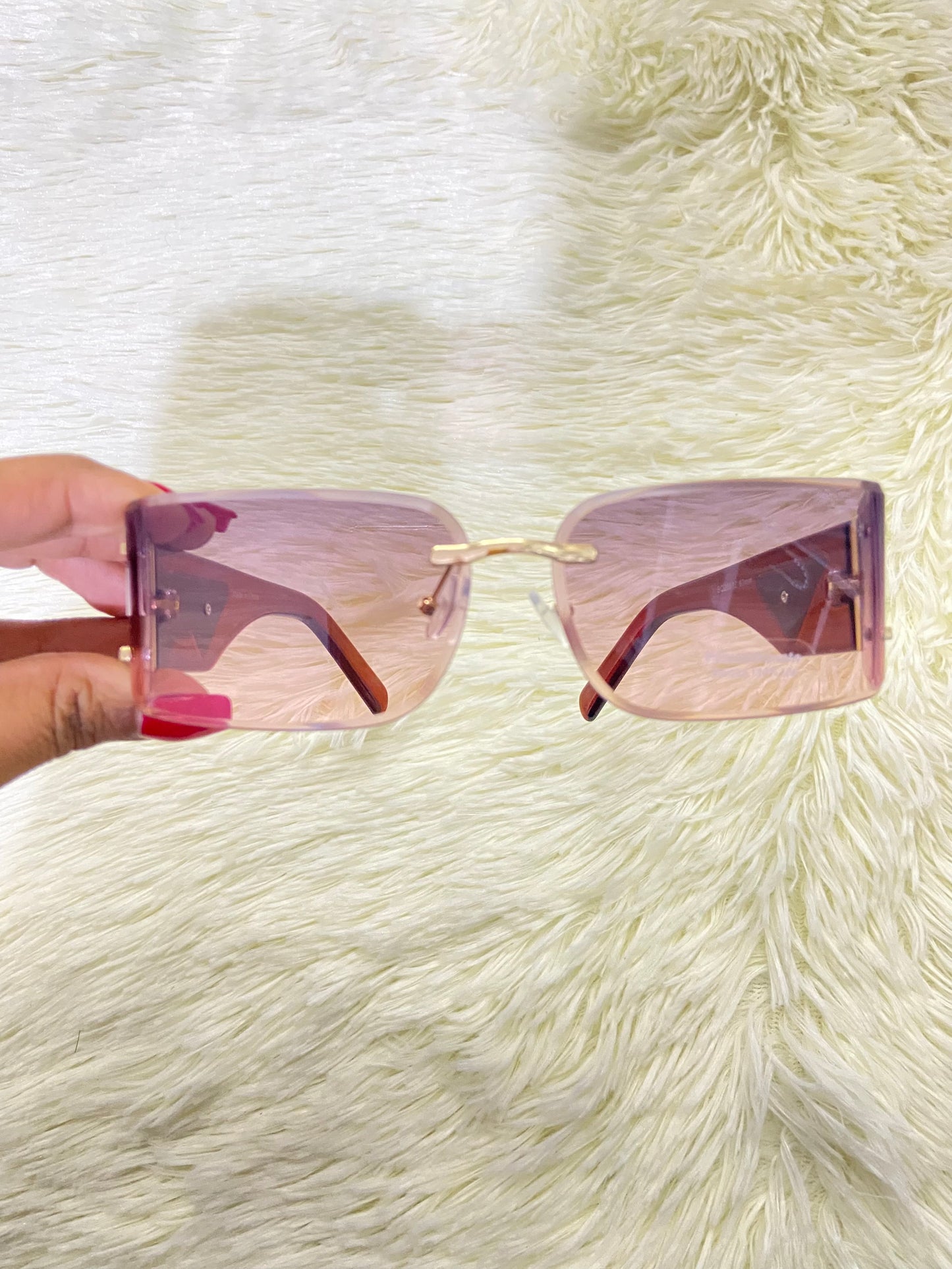 Lentes, morado oscuro con montura marron y detalles dorado,cuadrados pequeños,100 % Polycarbonate y protección UV.