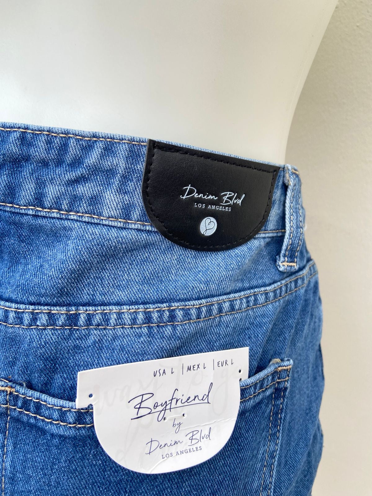 Pantalón Jean DENIM BLUD original, azul oscuro con rasgado, BOYFRIEND.