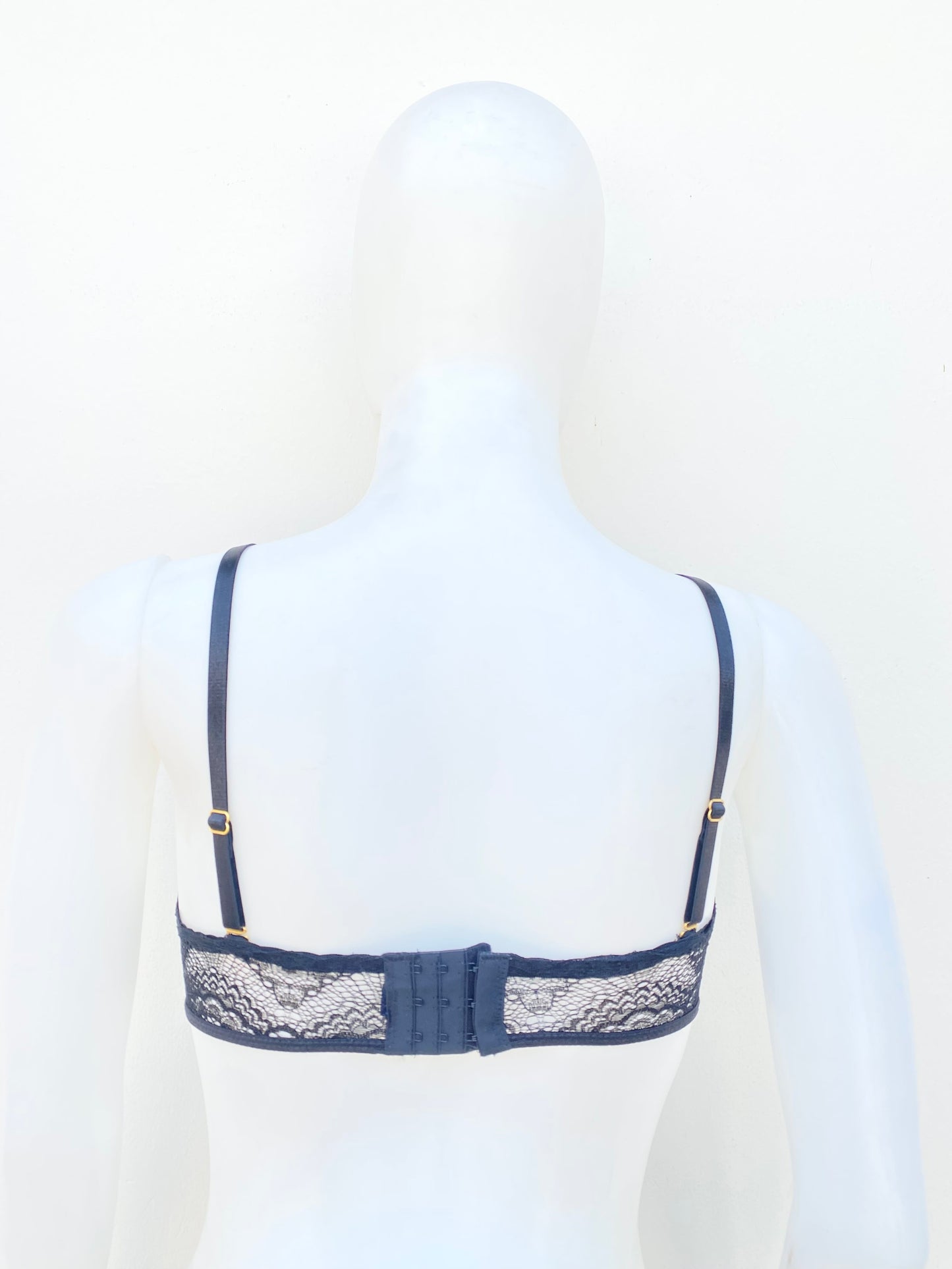 Brasier/top Rachel Roy original, negro con rosado de encaje.