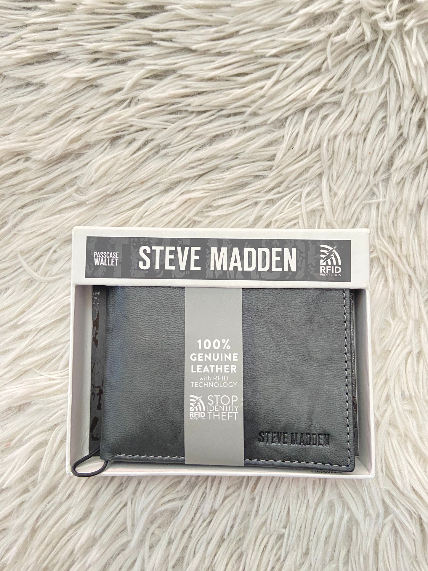 Billetera/ Cartera STEVE MADDEN original, negra vintage , con varios compartimentos y protección RFID ( protección contra robos electrónicos).