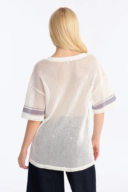 Camisón/ jersey, blanco estilo mallas con el número 08 de en frente.