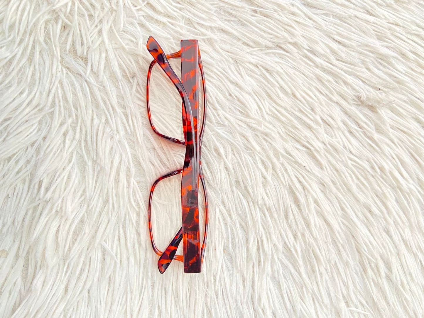 Lentes en color marron y estampado de animal print, micas claras. pequeño