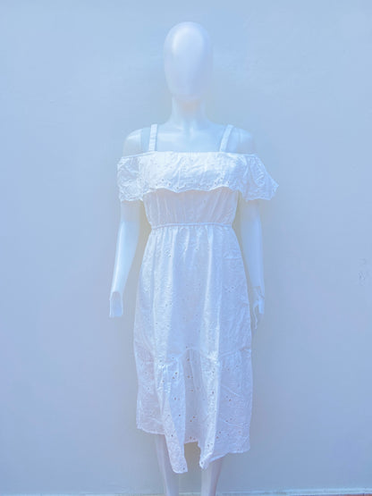 Vestido HAUTE MONDE original, blanco con bordado de flores, agua lluvia.