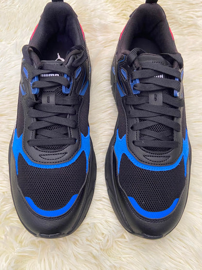 Tenis PUMA X BMW MOTORSPORT original, negro con azul y detalles en color rojo.