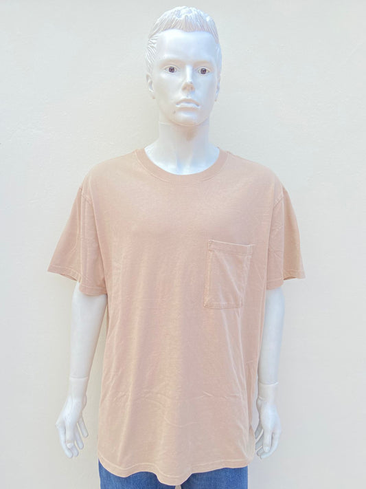 T-shirt GAP original, color marrón ( crema ) liso con bolsillo al lado.