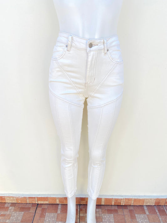 Pantalon Jean, blanco hueso ( Ivory) con costura en hilo marrón, SKINNY JEAN.