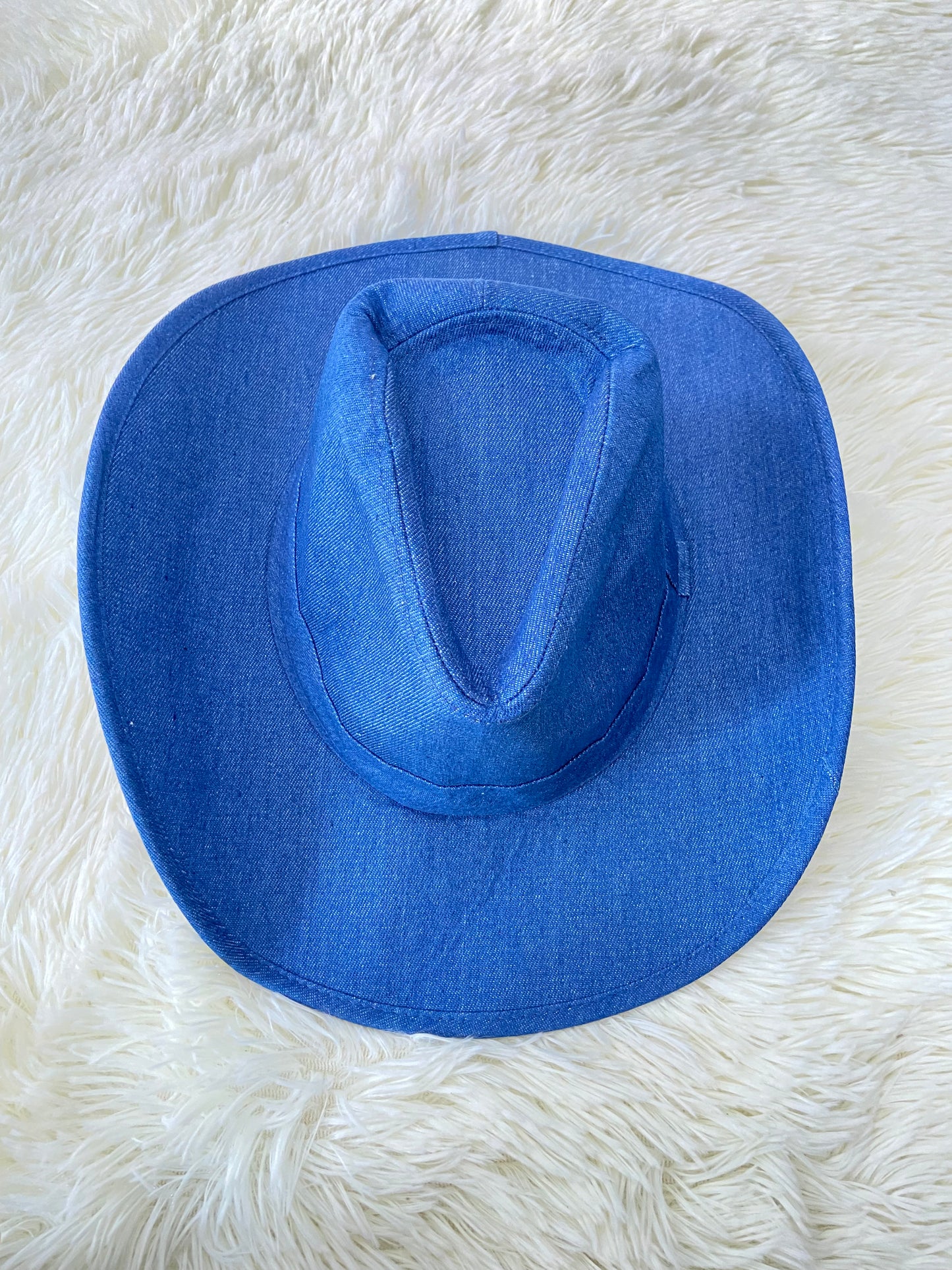 Sombrero, azul Jean  liso, estilo vaquero.