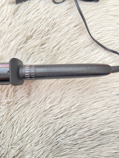 Tenaza REVLON Original.  Ondas sueltas y perfectas en minutos
🔥 Hasta 430°F con calor uniforme para un styling rápido y duradero