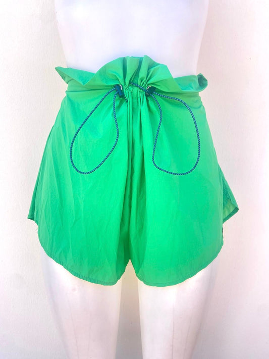 Short Nona Sport Original, Kellygreen, con tiros ajustables, color verde.