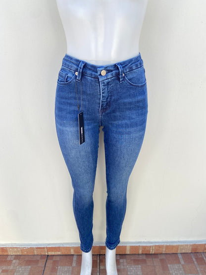 Pantalon Jean, azul oscuro liso con costura en hilo azul, SKINNY JEAN.