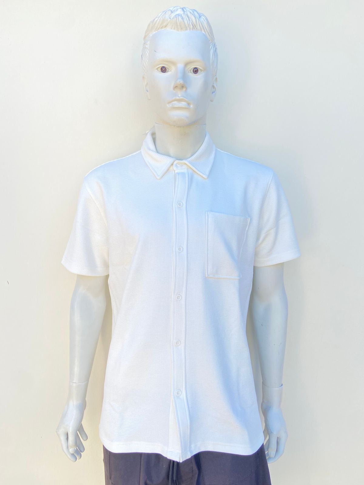 Polocher Forever 21 Hombre original crema/ blanco hueso, con bolsillo en la parte del lado.