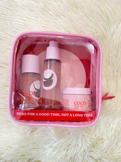 Pack PINK original, de colonia, aceite y crema minis, COCONUT rosada,con brillitos. Más el bolso
