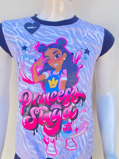 T-shirt/ blusa blanco con mangas en color negro y estampado de una niña y letras PRINCESS.