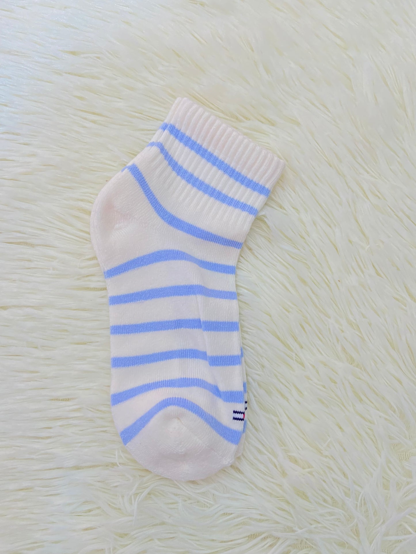 Medias TOMMY HILFIGER original, crema con rayas en color azul claro.