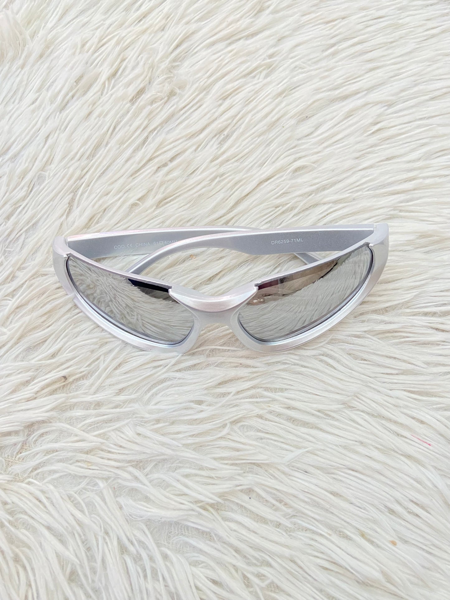 Lentes, gris con micas en color plateado/ Silver.