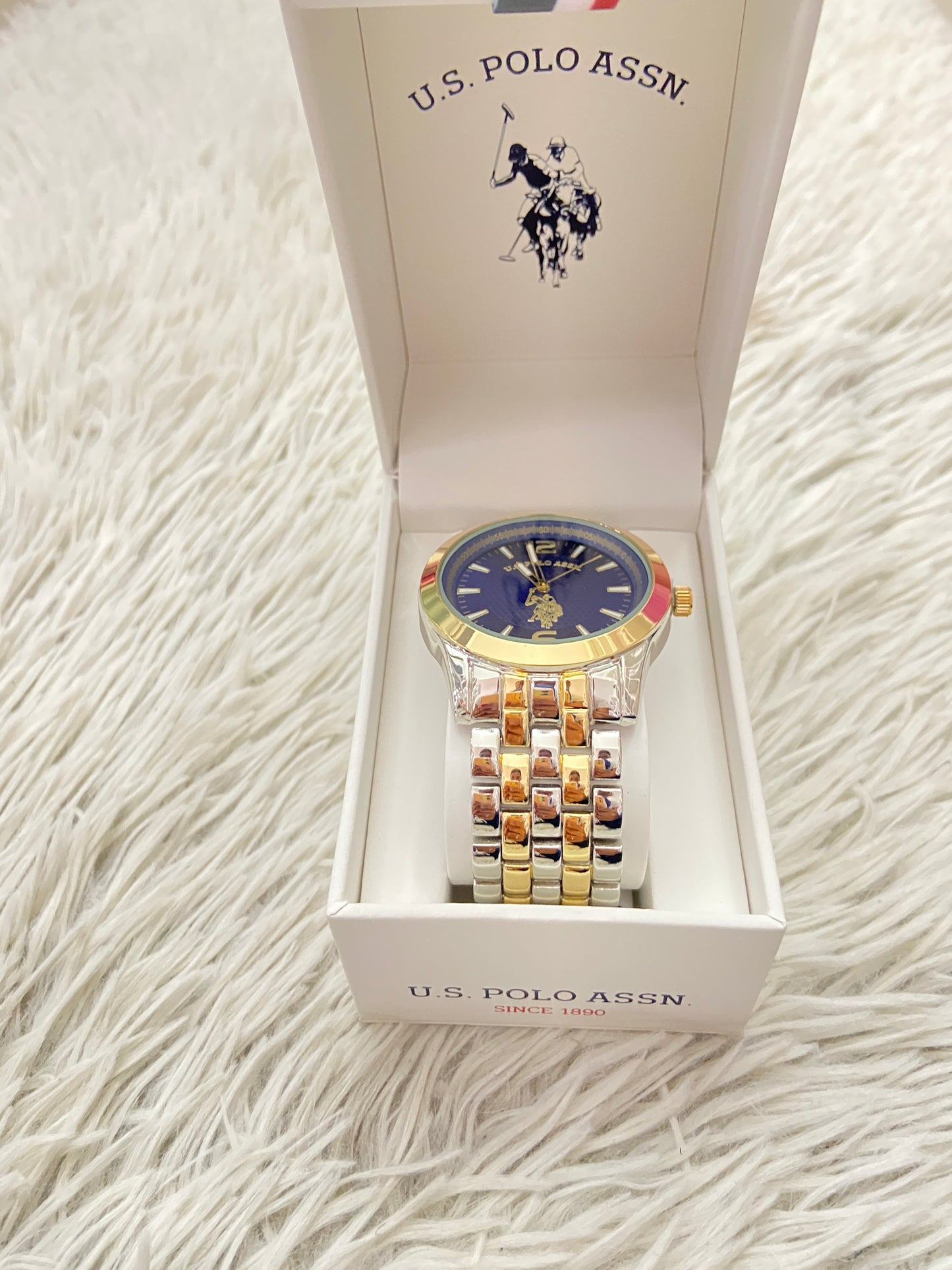 Reloj U.S POLO ASSN SINCE 1980 original dorado con plateado y azul marino.