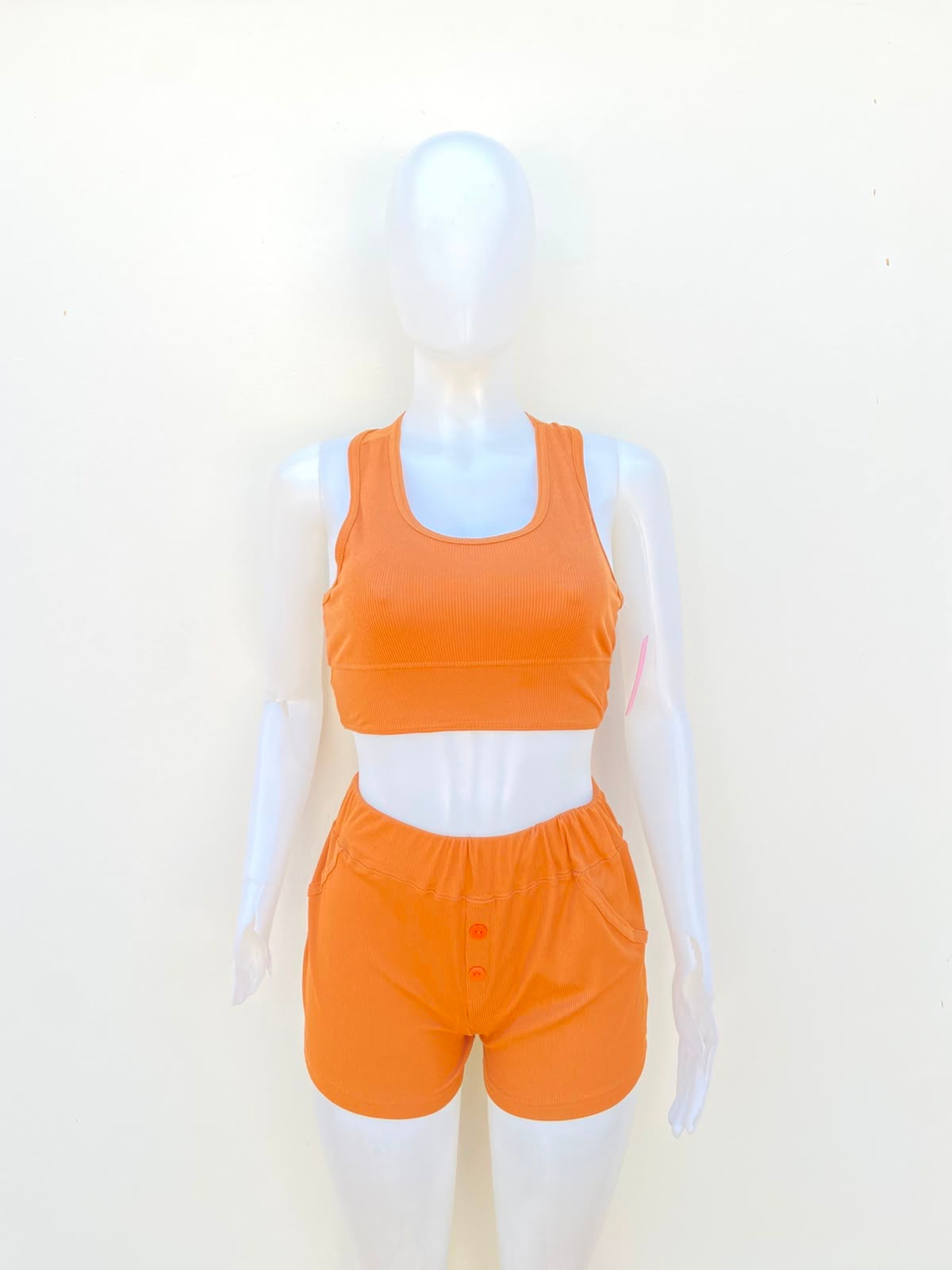 Conjunto Love to Sleep original, marrón ( caramelo) de short y top.