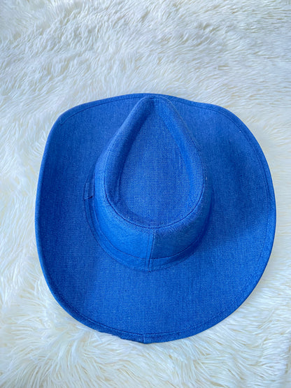 Sombrero, azul Jean  liso, estilo vaquero.