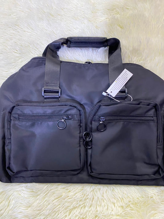 Bulto de viaje o gimnasio, negro con varios compartimentos y lazo adicional
