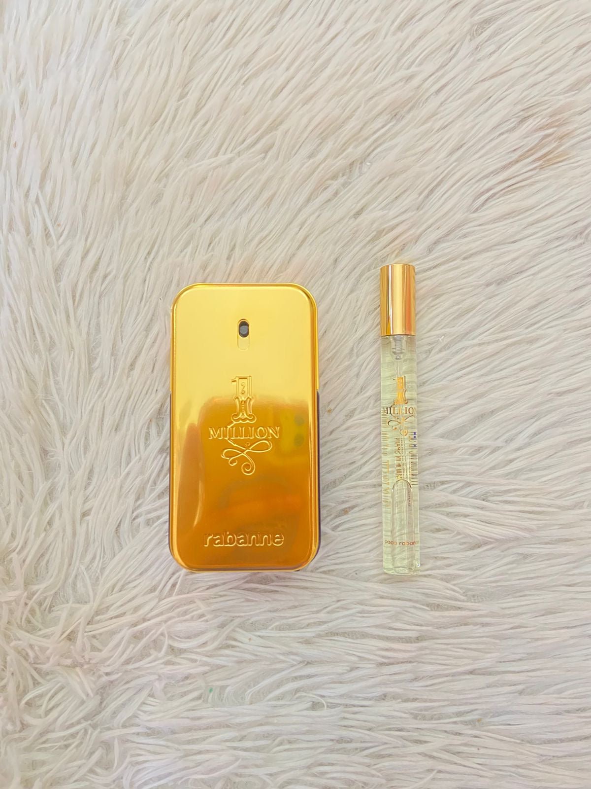 Set de dos 1 MILLION Paco Rabanne Original perfume y mini perfume en color dorado.