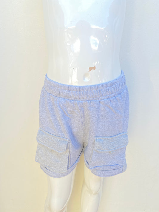 Short Nova Kids original gris claro con bolsillos.