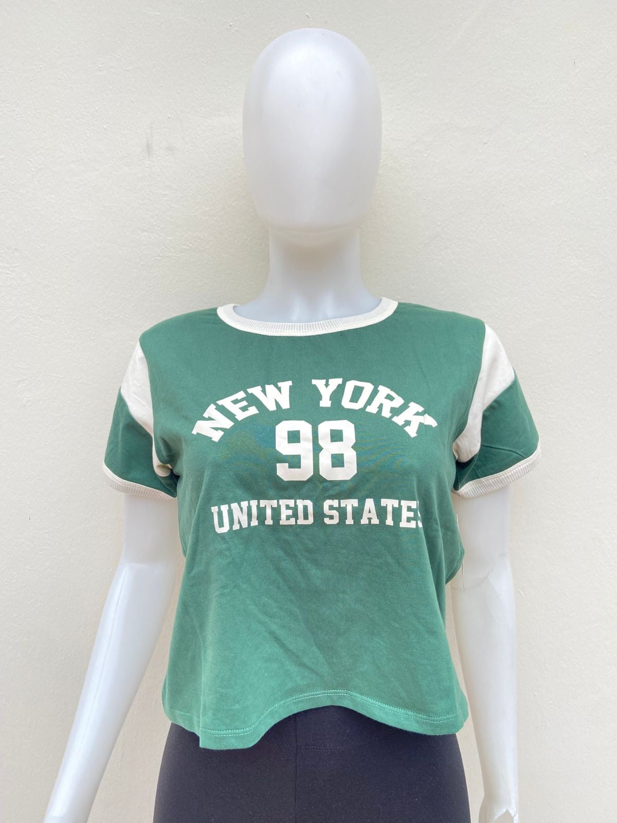 Top/ T-shirt Forever 21 original verde con blanco y letras NEW YORK 98.