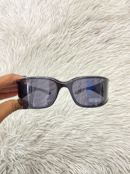 Lentes, diseñados con protección UV 100-400 para proteger tu visión. Negro pequeños con micas transparente.
