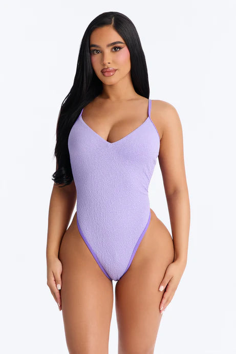 Biquini, morado ( lavanda) con lazos ajustables, 1 pieza.