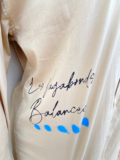 Camisa/ Camison/ blusón Forever 21 original crema con diseños de palmeras y detalles en azul.