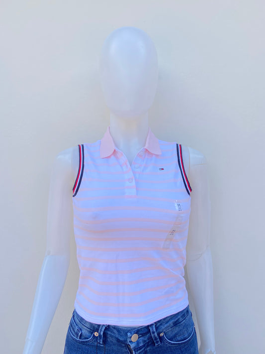 Polocher/ Top Tommy Hilfiger original rosado claro, con rayas en color blanco y líneas rojo, blanco y azul en las mangas.