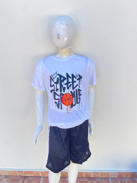 Conjunto, negro con blanco y estampado de una pelota de baloncesto.