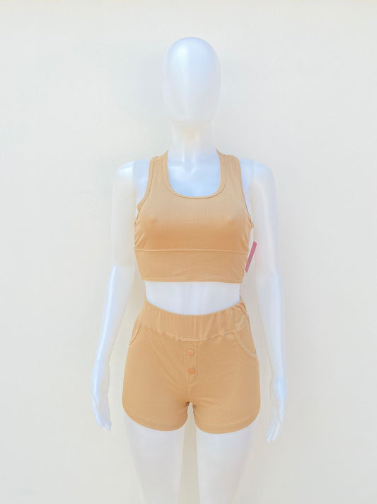 Conjunto Fashion Nova/ Love to Sleep original, crema (TAN), de short y top.