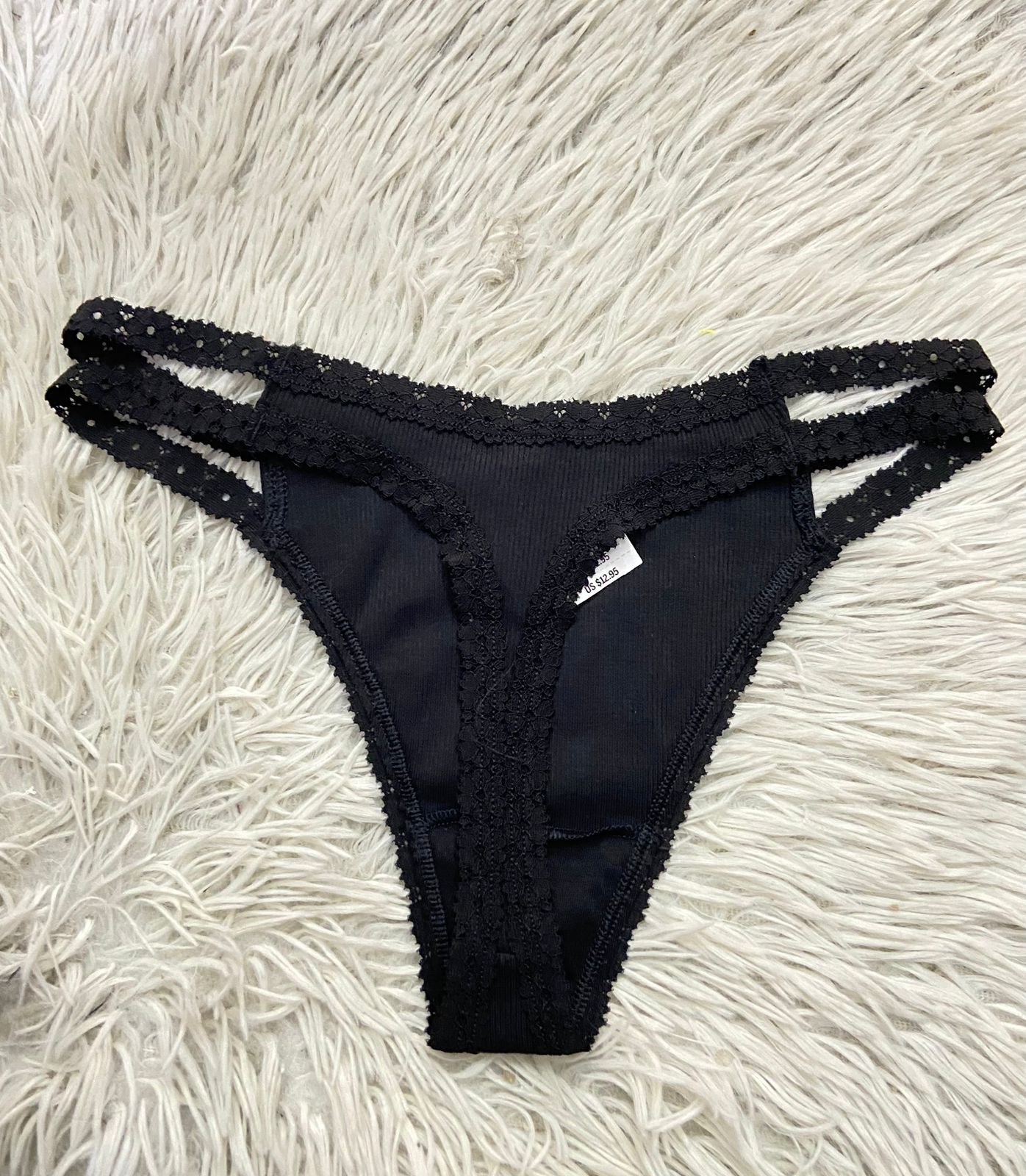 Panti PINK Original, negro en encaje, tanga.