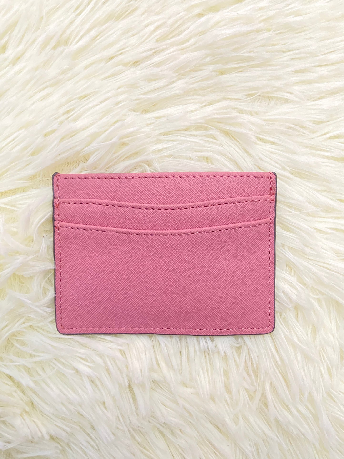 Set GUESS original de monedero/ cartera y tarjetero de color rosado ( Dusty Rose ) con letras de color plateado y rosado.