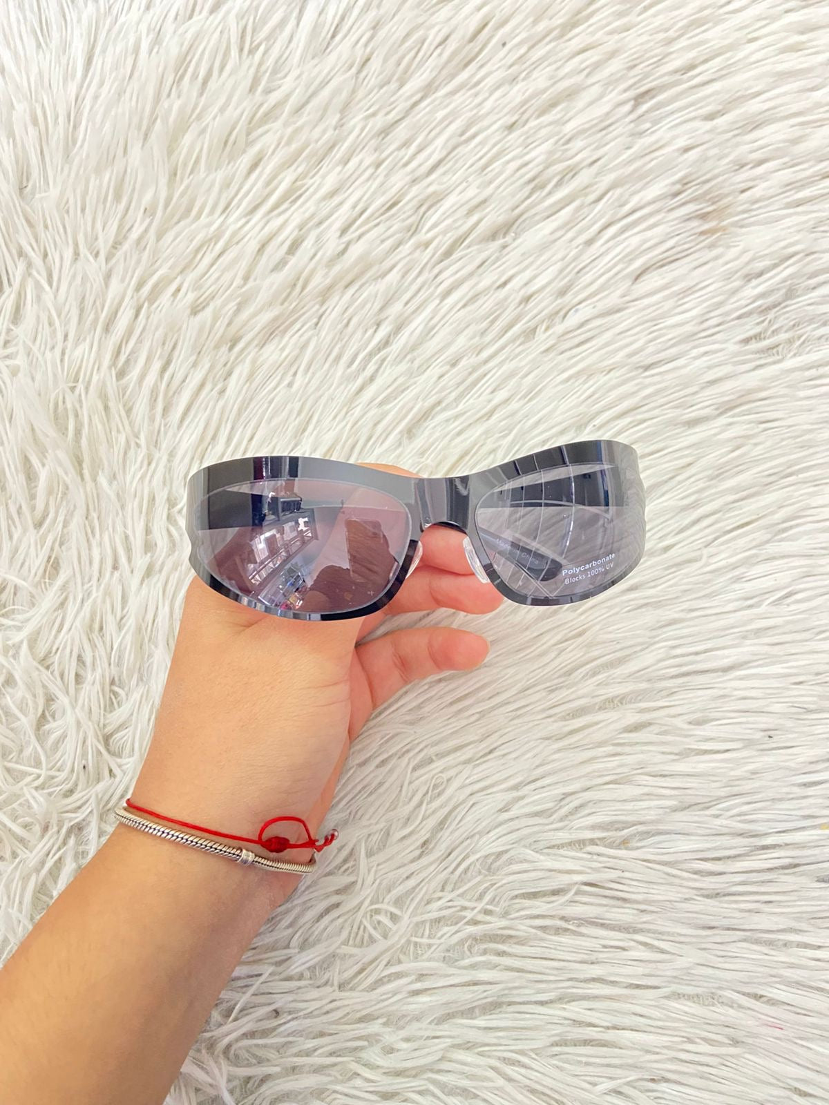 Lentes negros con micas oscuras