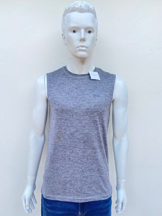 Franela AMERICAN EAGLE original, gris oscuro ( charcoal) y logotipo de la marca.